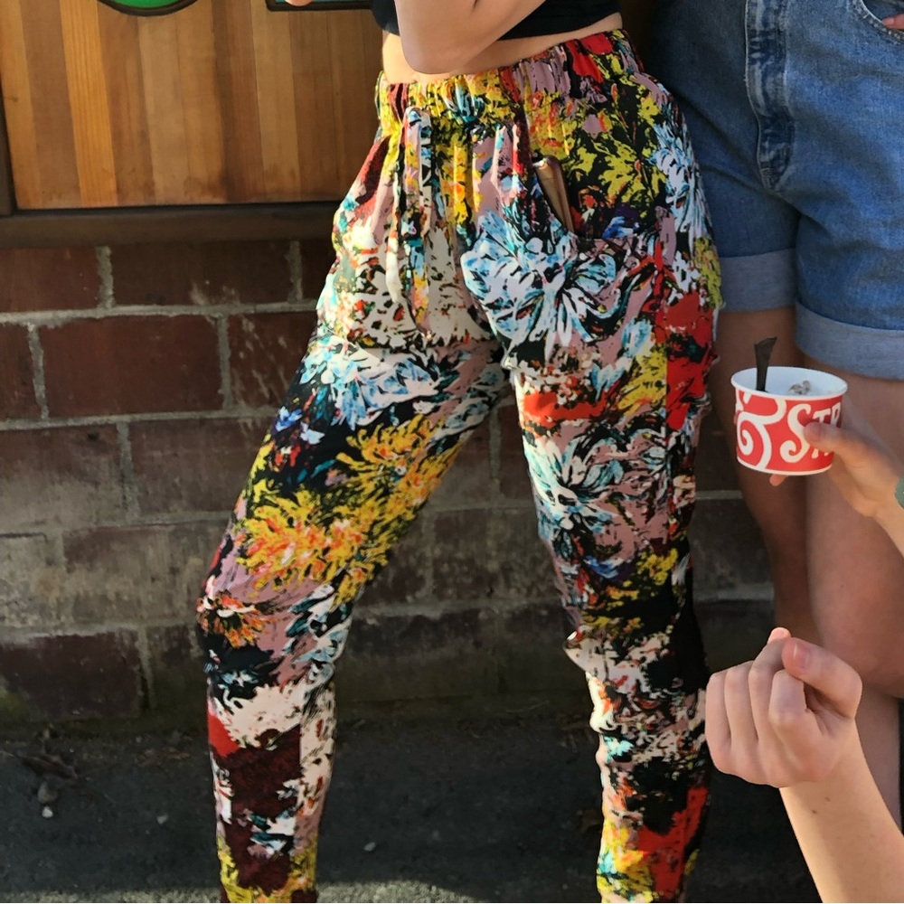 Pattern pants